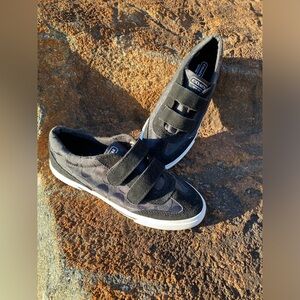 EUC Coach Sneakers Womens 6.5 B Black Gray Priya Suede Straps Low Top Casual